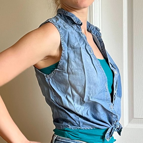 Denim Sleeveless Top - Picture 3 of 4